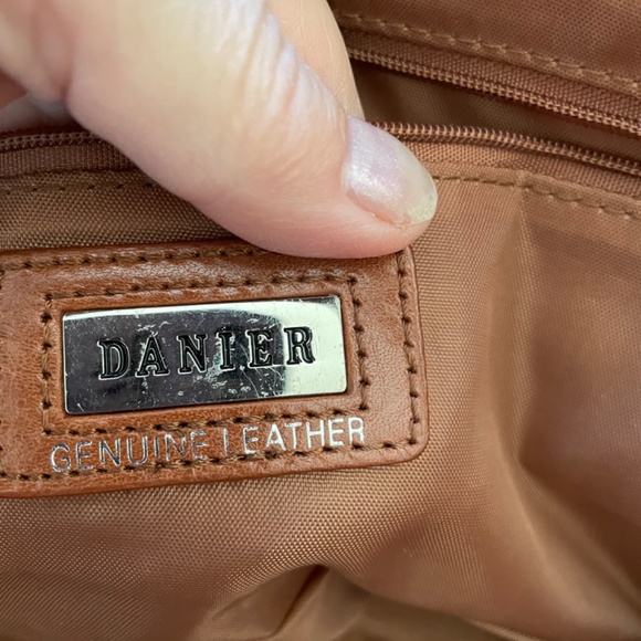 Danier handbag - Picture 3 of 3